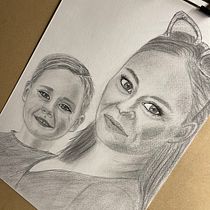 Mój projekt z kursu: Szkicowanie portretów: odkrywaj ludzką twarz. Een project van  Schetsen,  Tekening,  Portrettekening,  Artistieke tekening y Sketchbook van nell_nell - 26.11.2021