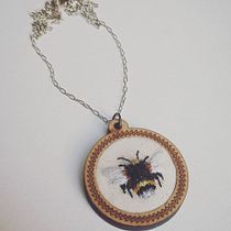 Mi Proyecto del curso: Bordado en miniatura: crea joyas textiles. Un projet de Design de bijoux, Broderie , et Design textile de natnat - 11.09.2023