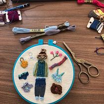 Mi Proyecto del curso: Bordado con textura: combina puntadas y mostacillas . Design de acessórios, Design de vestuário, Artesanato, Bordado, Tecido, e Teoria da cor projeto de Laura Mora Freeman - 27.11.2021