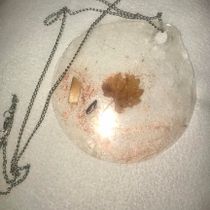 My project in Resin Jewelry Design course. Design de acessórios, Artesanato, Design de joias, e DIY projeto de Pálma Csontos - 29.11.2021