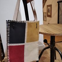 Mi Proyecto del curso: Creación de bolsos de cuero artesanales para principiantes. Design, Accessor, Design, Arts, Crafts, and Sewing project by Beatriz Fernández Dozagarat - 11.29.2021