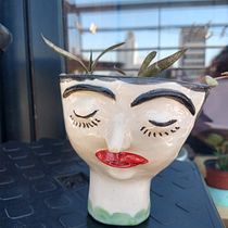 Mi Proyecto del curso: Técnicas de ilustración y modelado en cerámica. Un progetto di Illustrazione tradizionale, Artigianato, Belle arti e Ceramica di Victoria Rende - 30.11.2021
