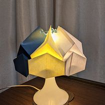 My project in Design Your Own Paper Lamp course. Un projet de Artisanat, Design, Fabrication de mobilier, Conception d'éclairage, Papercraft, Décoration , et DIY de Chrispy Chong - 01.12.2021