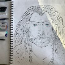My project in Portrait Sketchbooking: Explore the Human Face course. Un proyecto de Bocetado, Dibujo, Dibujo de Retrato, Dibujo artístico y Sketchbook de Maddy Jaeger - 02.12.2021