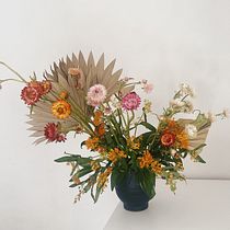 My project in Centerpiece Design with Dried and Preserved Flowers course. Interior Design, L, scape Architecture, Decoration, DIY, Floral, and Plant Design project by Sara - 12.03.2021