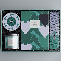 My project in Creative Patterns for Graphic Design course. Design, Traditional illustration, Product Design, and Pattern Design project by Jennifer Chicoine - 12.04.2021