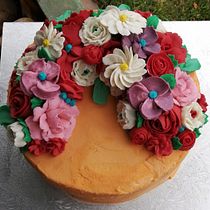 My project in Decorative Buttercream Flowers for Cake Design course. Design, and DIY project by annamarie.wium - 12.03.2021