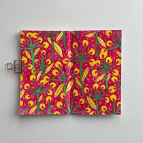 My project in Botanical Patterns in a Sketchbook: Conquer the Blank Page course. Ilustração tradicional, Pattern Design, Ilustração botânica, e Sketchbook projeto de Hanna Shvaikova - 06.12.2021
