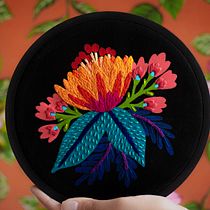 Meu projeto do curso: Composição floral com acrílico e bordado. Ilustração tradicional, Pintura, Bordado, e Pintura Acrílica projeto de Carolina Carvalho - 03.12.2021
