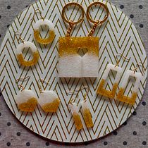 Mi Proyecto del curso: Diseño de joyería en resina. Design de acessórios, Artesanato, Design de joias, e DIY projeto de Tânia Malaca - 10.12.2021