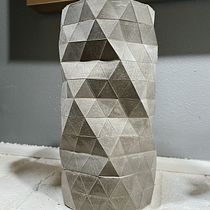 My project in Geometric Handmade Molds: Design 3D-faceted Objects course. Un projet de Design , Création d'accessoires, Artisanat, Beaux Arts, Design d'intérieur, Décoration, Décoration d'intérieur , et DIY de madebyjenelle - 11.12.2021
