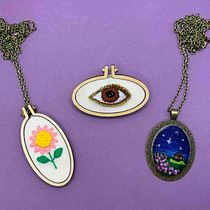 My project in Miniature Embroidery Techniques course. Un projet de Broderie de Amanda - 11.12.2021
