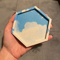 My project in Decoration Techniques with Acrylic Resin course. Un progetto di Design di accessori, Artigianato e DIY di Veronika Keble - 14.12.2021