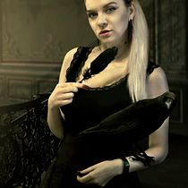 My project in Photo Composition for Artistic Portraits  course. Photograph, Photograph, Post-production, Photo Retouching, Digital Photograph, and Fine-Art Photograph project by Andzelija Zykaite - 12.14.2021