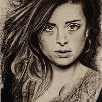 My project in Artistic Charcoal Portraiture: Creating Atmosphere course. Ilustração tradicional, Artes plásticas, Desenho, Desenho de retrato, Desenho realista, e Desenho artístico projeto de herzenstierol - 01.12.2021