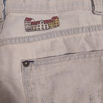 Meu projeto do curso: Upcycling com bordado. Fashion Design, Embroider, Sewing, DIY, Upc, cling, and Textile Design project by Marina Boscato - 12.17.2021