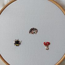 Mój projekt z kursu: Haft miniaturowy: tworzenie biżuterii tekstylnej. Un projet de Design de bijoux, Broderie , et Design textile de polka_dot - 20.12.2021