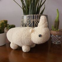Rino pingu. Arts, Crafts, To, Design, Fiber Arts, DIY, Crochet, Amigurumi, and Textile Design project by Clara - 12.22.2021