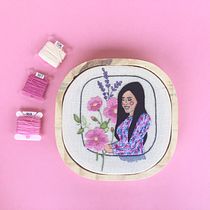 Meu projeto do curso: retrato de uma amiga. Un proyecto de Pintura, Pintura a la acuarela, Bordado y Diseño textil de mariliaso - 26.12.2021