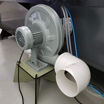 Support for an exhaust fan. Un progetto di Design e creazione di mobili, Design industriale, Product design e Falegnameria  di izanette - 29.12.2021