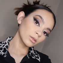 Mi Proyecto del curso: Introducción a las técnicas profesionales de maquillaje. Projekt z dziedziny Kino, film i telewizja,  Manager art, st, czn, Projektowanie mod i  Fotografia mod użytkownika Bianca Matute - 02.01.2022