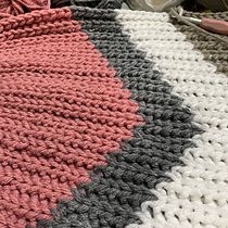 Mi Proyecto del curso: Crochet: crea prendas con una sola aguja. Fashion Design, Fiber Arts, DIY, Crochet, and Textile Design project by @olgainmadrid - 01.15.2002