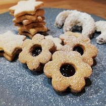Mein Kursprojekt: Food Styling und -Fotografie für Instagram: einfach ohne Gluten - Smoothie. Un progetto di Fotografia, Social media, Ritocco fotografico, Fotografia di prodotti, Fotografia digitale, Fotografia gastronomica, Fotografia per Instagram, Fotografia lifest, le, Food St, ling e Motion graphics di Birgit E. - 09.01.2022