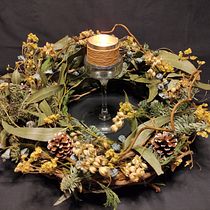 Mi Proyecto del curso: Creación de coronas con flores secas. Design, Design de interiores, Paisagismo, DIY, Design floral e vegetal, e Design têxtil projeto de Alexandra Lino Panchana - 08.01.2022