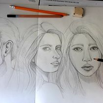 My project in Portrait Sketchbooking: Explore the Human Face course. Un progetto di Bozzetti, Disegno, Disegno di ritratti, Disegno artistico e Sketchbook di Juliana Buglia - 12.01.2022