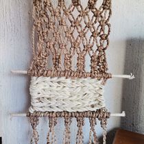 Mi Proyecto del curso: Introducción al macramé: creación de un tapiz decorativo Ein Projekt aus dem Bereich Erweiterungsentwicklung, H, werk, Innendesign, Dekoration von Innenräumen, Weben, Makramee und Textildesign von Paulina Suárez - 09.01.2022