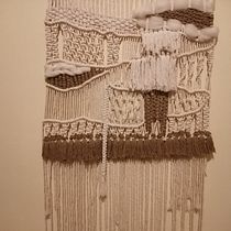 Mi Proyecto del curso: Introducción al macramé: creación de un tapiz decorativo Ein Projekt aus dem Bereich Erweiterungsentwicklung, H, werk, Innendesign, Dekoration von Innenräumen, Weben, Makramee und Textildesign von Lorena Estable - 04.01.2022