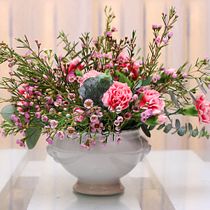 Mi Proyecto del curso: Diseño y creación de composiciones florales. Un progetto di Interior design, Paesaggismo, Interior Design, DIY e Design floreale e vegetale di Lauri Gomez - 09.01.2022