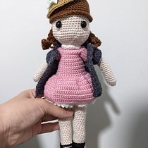 My project in Amigurumi: Design Clothing, Hair and Accessories course. Projekt z dziedziny Craft, Projektowanie zabawek,  Tkactwo, Sz, dełkowanie, Amigurumi, Wzornictwo tekst i liów użytkownika stacyoxs - 10.01.2022