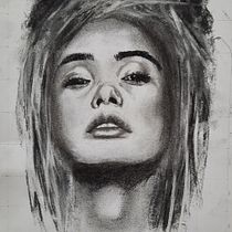 Mijn project van de cursus: Artistiek portretteren met houtskool: sferen creëren. Ilustração tradicional, Artes plásticas, Desenho, Desenho de retrato, Desenho realista, e Desenho artístico projeto de Mariet van de Waarsenburg - 12.01.2022