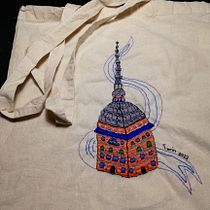 Progetto ricamo Mole Antonelliana. Fashion Design, Embroider, Sewing, DIY, Upc, cling, and Textile Design project by Elisa Uliana - 01.15.2022