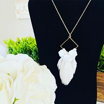 Mi Proyecto del curso: Introducción a la joyería artesanal. Un projet de Création d'accessoires, Artisanat, Design de bijoux , et Design textile de Aurora Pagan Schelmetty - 15.01.2022