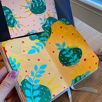 My project in Botanical Patterns in a Sketchbook: Conquer the Blank Page course. Ilustração tradicional, Pattern Design, Ilustração botânica, e Sketchbook projeto de Mazzi Peled - 14.01.2022