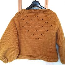 My project in Introduction to Knitting with Circular Needles course. Design de acessórios, Tecido, Tricô, e Design têxtil projeto de Laura - 15.01.2022