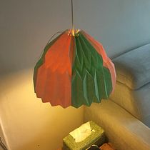 My very first lampshade!. Artesanato, Design e fabricação de móveis, Design de iluminação, Papercraft, Decoração de interiores, e DIY projeto de titia - 16.01.2022
