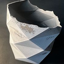 My project in Geometric Handmade Molds: Design 3D-faceted Objects course. Un projet de Design , Création d'accessoires, Artisanat, Beaux Arts, Design d'intérieur, Décoration, Décoration d'intérieur , et DIY de em_cemyk - 11.01.2022