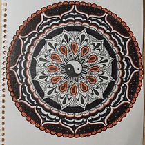 My project in The Art of Mandala Drawing: Create Geometric Patterns course. Drawing & Ink Illustration project by Melinda Mackay - 01.24.2022