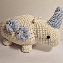 Mój projekt z kursu: Projektowanie i wykonanie amigurumi. Projekt z dziedziny Craft, Projektowanie zabawek,  Tkactwo, DIY, Sz, dełkowanie, Amigurumi, Wzornictwo tekst i liów użytkownika marcka1204 - 26.01.2022