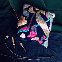 My project in Punch Needle for Rug Design course. Projekt z dziedziny Projektowanie dodatków, Craft,  Haft,  Dekoracja wnętrz,  Haft pętelkow, Wzornictwo tekst i liów użytkownika Irina Kovaleva - 26.01.2022