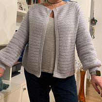 Il mio progetto del corso: Top-down: capi interi all'uncinetto. Un progetto di Fashion design, Fiber Art, DIY, Uncinetto e Textile Design di stefania.buonomo - 26.01.2022