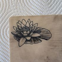 Mi Proyecto del curso: flor de nenufar. Un progetto di Design di tatuaggi di dani_arribas96 - 27.01.2022