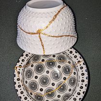 My project in Introduction to Kintsugi: Repair Your Pottery with Gold course. Un projet de Artisanat, Beaux Arts, Céramique , et DIY de trishthefish13 - 28.01.2022