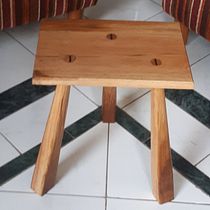 Banquillo. Un progetto di Artigianato, Design e creazione di mobili, DIY e Falegnameria  di jgmbchato - 29.01.2022