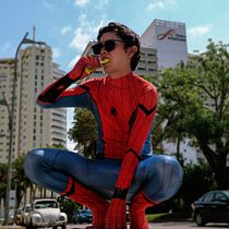 Mi Proyecto del curso: Retoque fotográfico de moda y belleza con Photoshop - Spiderman. Photograph, Photo Retouching, Fashion Photograph, Portrait Photograph, and Digital Photograph project by Ignacio Dinesh Lacunza Castaños - 01.30.2022