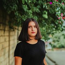 Mi Proyecto del curso: Autorretrato fotográfico Fine Art. Photograph, Photograph, Post-production, Photo Retouching, Portrait Photograph, Studio Photograph, Fine-Art Photograph, Photomontage, and Self-Portrait Photograph project by Alessandro Rodriguez - 02.01.2022