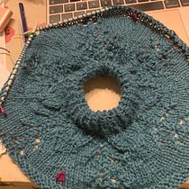 Mi Proyecto del curso: Diseño y tejido de prendas de punto sin costuras con agujas circulares. Accessor, Design, Fashion Design, Fiber Arts, DIY, and Knitting project by lucero.vera - 02.02.2022